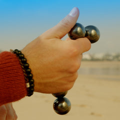 XXL Magnetkugeln als Stresskiller in einer Hand